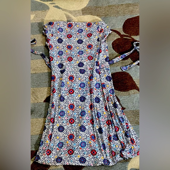 Boden Medallion Short Sleeve Floral Jersey Wrap Dress - Picture 6 of 10